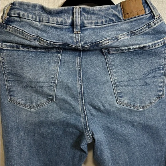 American Eagle Outfitters Faded Blue Jeans - Picture 7 of 7